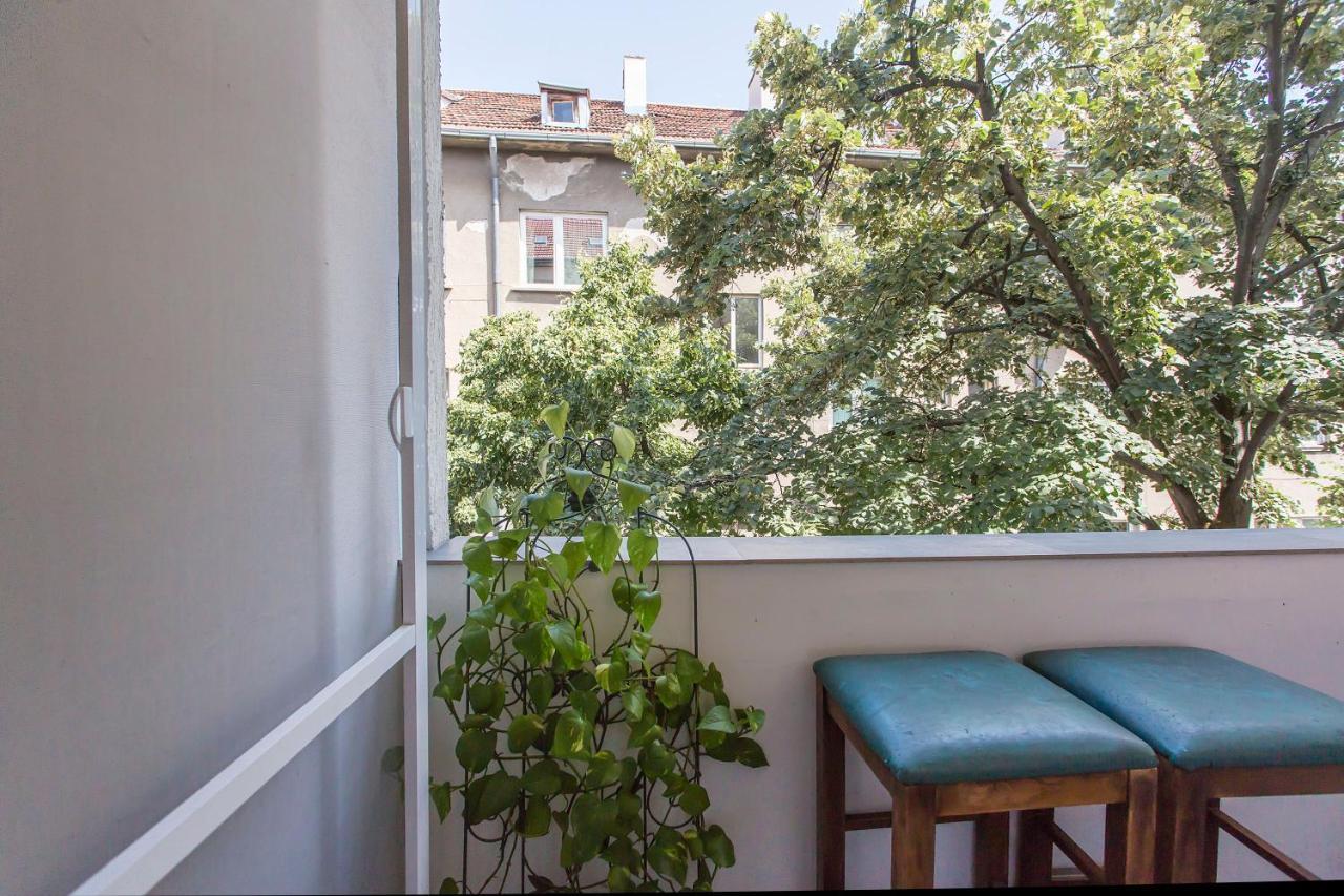 Colorful 2Bdr Apartment In The City Center Szófia Kültér fotó