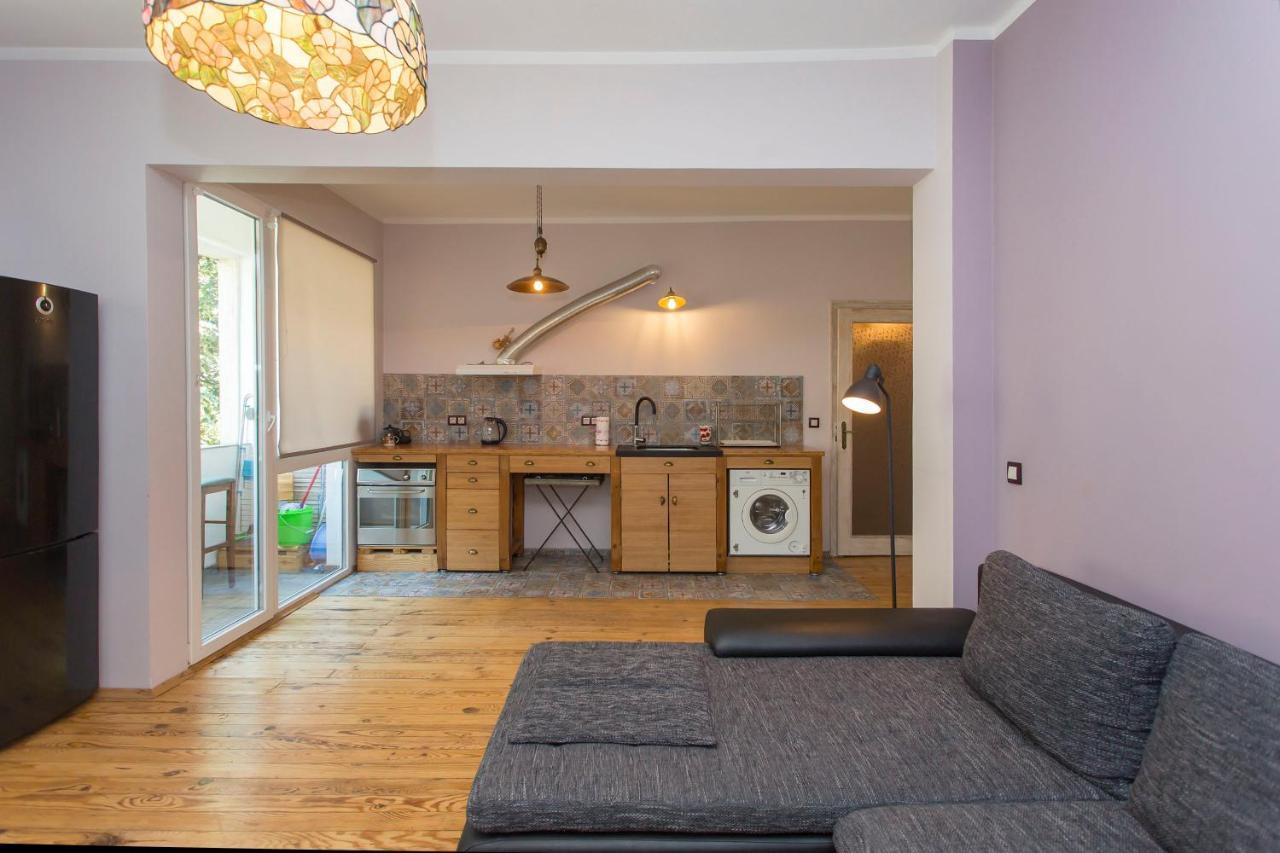 Colorful 2Bdr Apartment In The City Center Szófia Kültér fotó