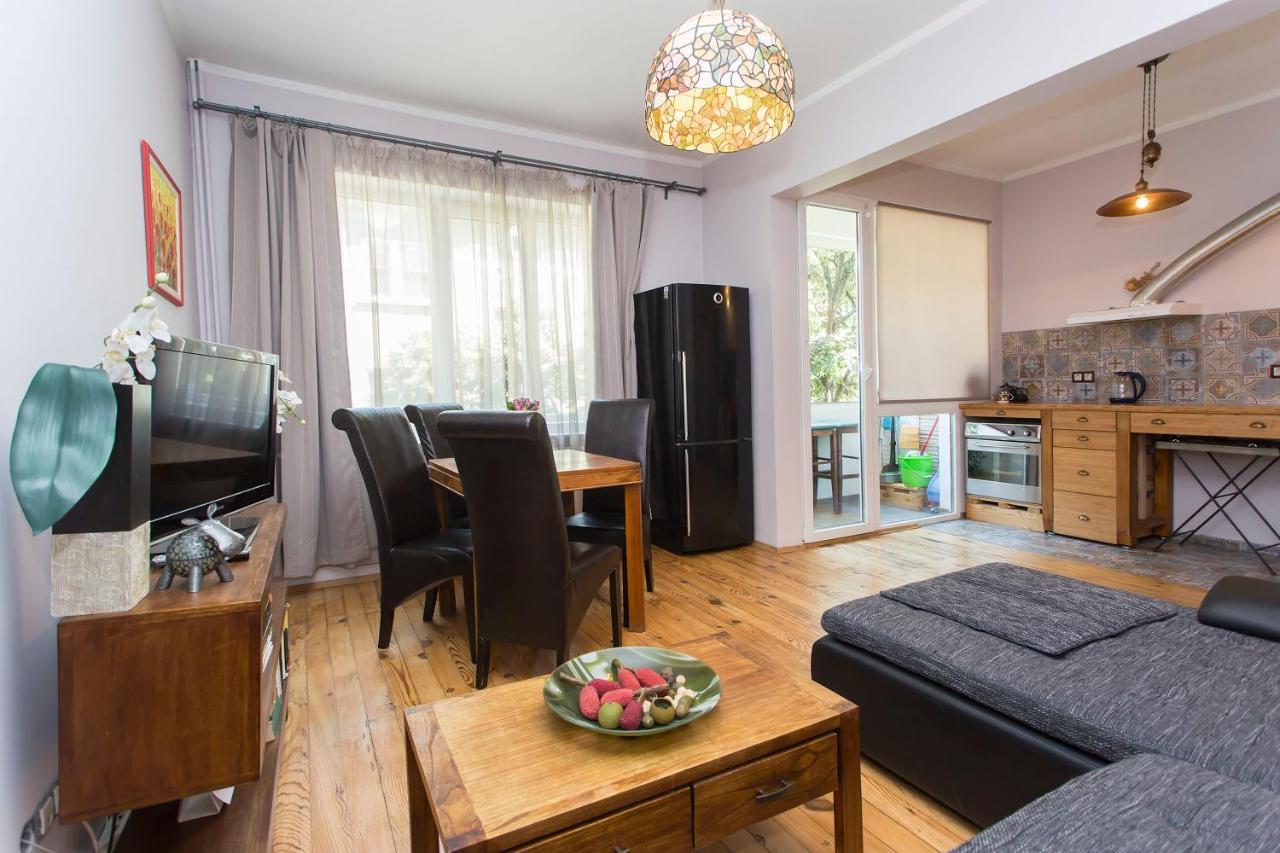 Colorful 2Bdr Apartment In The City Center Szófia Kültér fotó